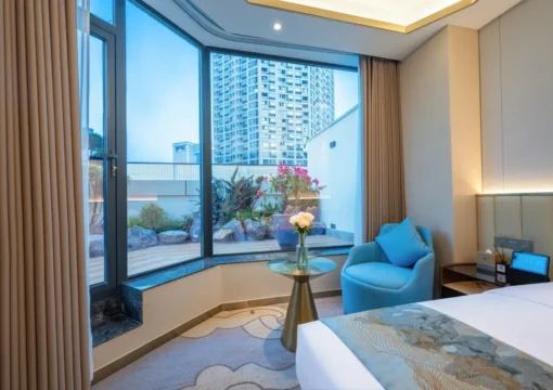 Family Friendly Suite – 1-Room, Courtyard-View (1 Living Room, Fridge)